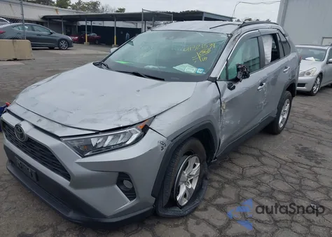 2021 Toyota Rav4 Xle z USA, uszkodzony, nr VIN 2T3P1RFV5MC184292